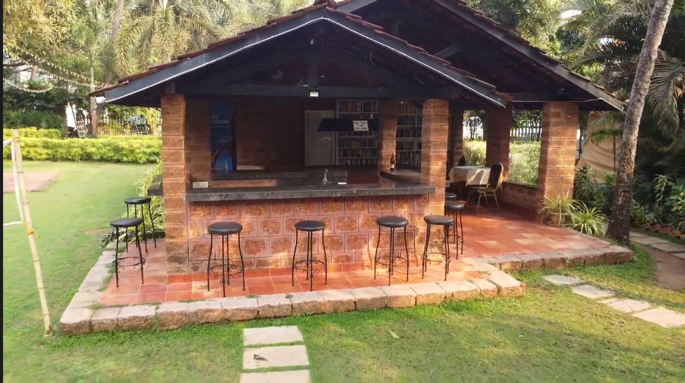 Outdoor bar